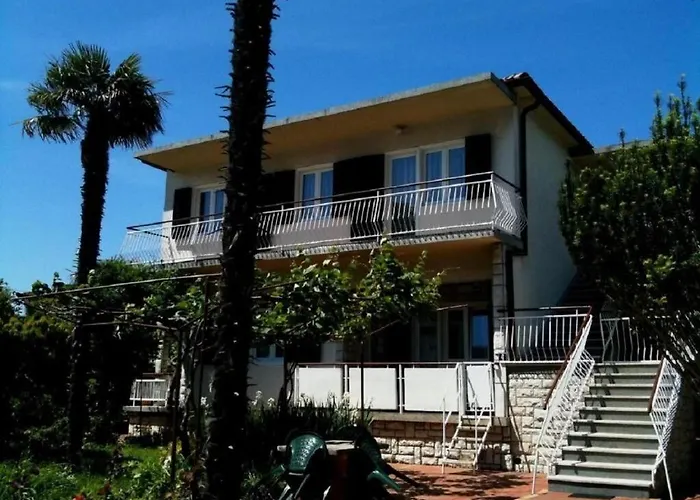 Apartments Sea Breeze